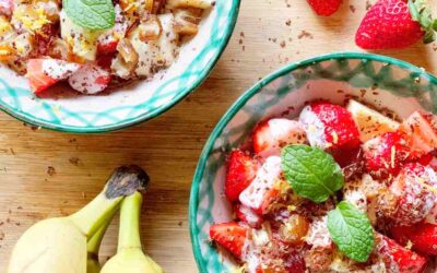 Banana, strawberry and date salad